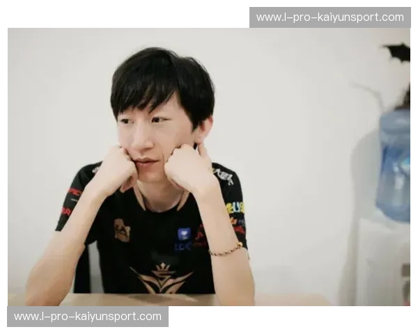 绿茵巅峰的权力更迭：复盘恒大vs东方，那场震撼亚洲的纯粹较量